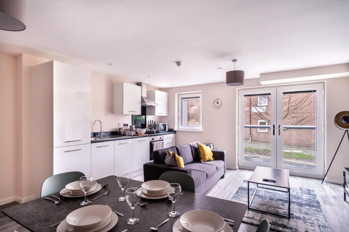Modern & Spacious 2 Bed Apartment In Manchester Eksteriør billede
